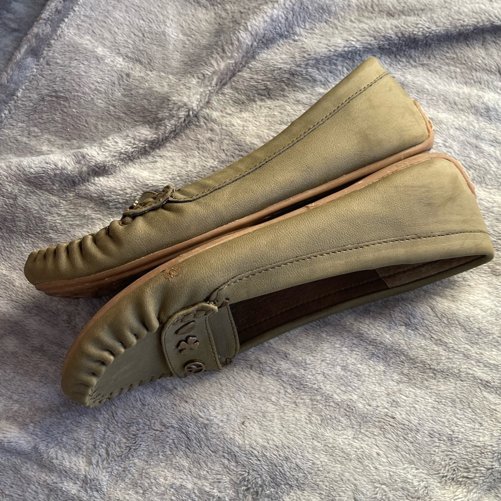 Lucky Brand green leather upper slip on driving loafer - Picture 4 of 8